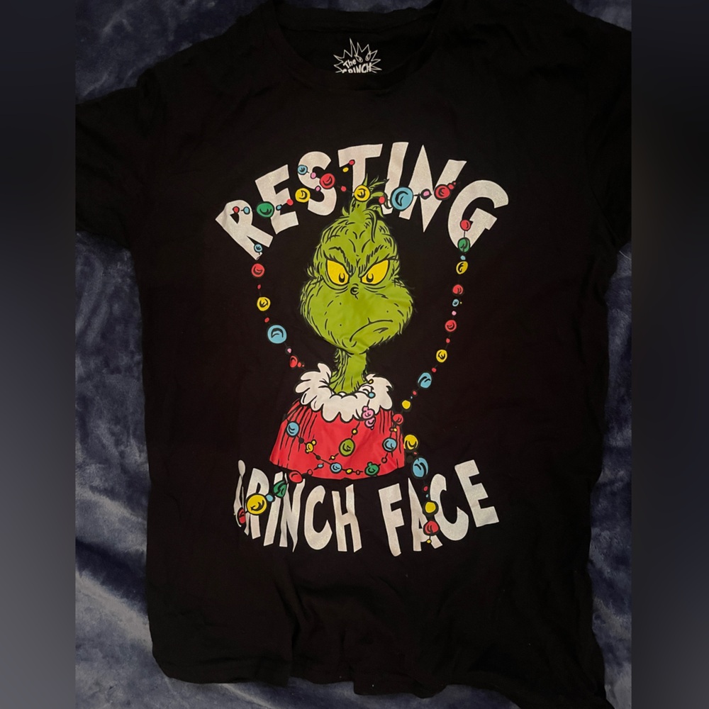 Small/ black t-shirt